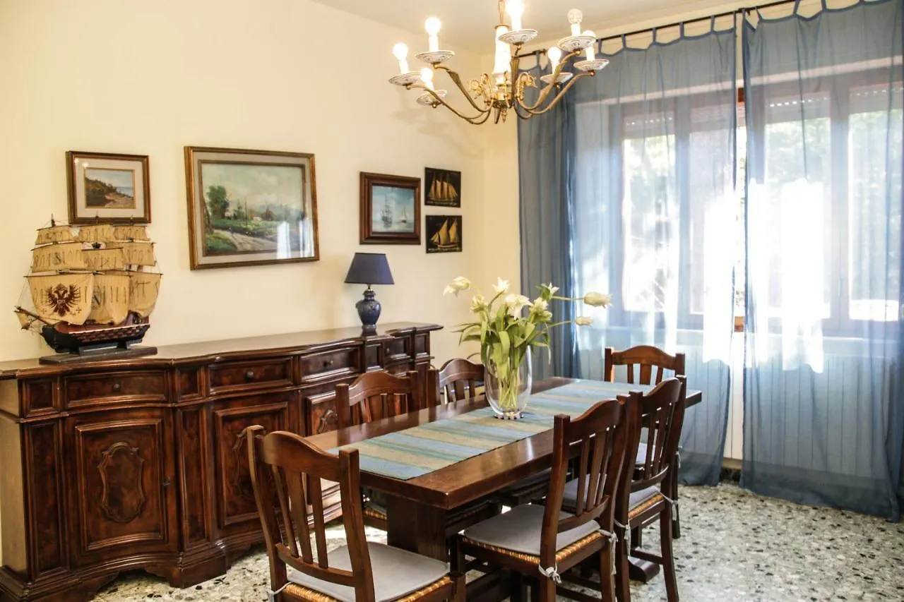 Apartamento Via Firenze Marina di Castagneto Carducci 0*,  Italia